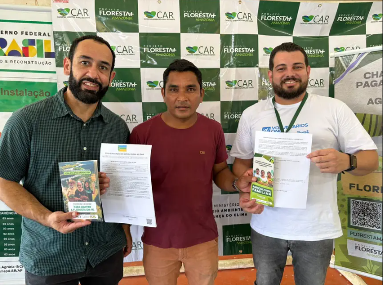‘Com o pagamento vou investir na minha lavoura’, celebra agricultor contemplado em projeto durante ação integrada do Governo do Amapá