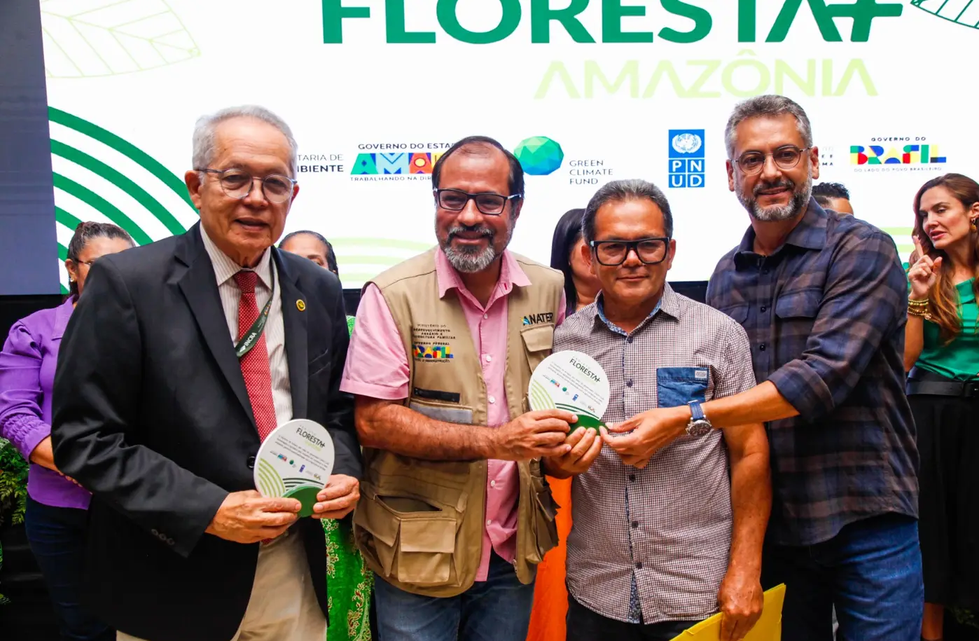 'Hoje eu posso investir na minha plantação de açaí e cuidar melhor da minha terra', comemora agricultor beneficiado pelo Floresta+ no Amapá 