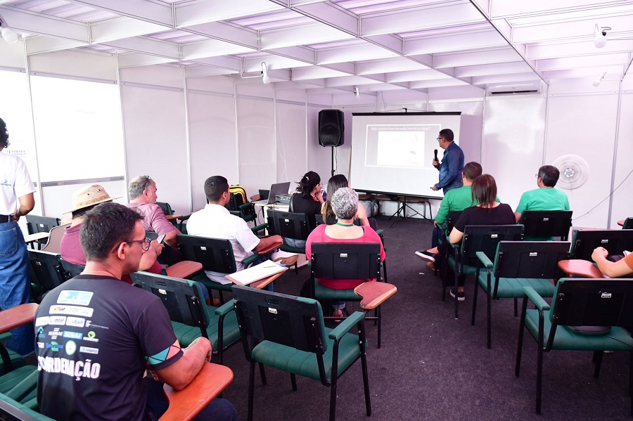 Na 52ª Expofeira, Governo do Amapá promove debate sobre concessões florestais como alternativa de desenvolvimento sustentável