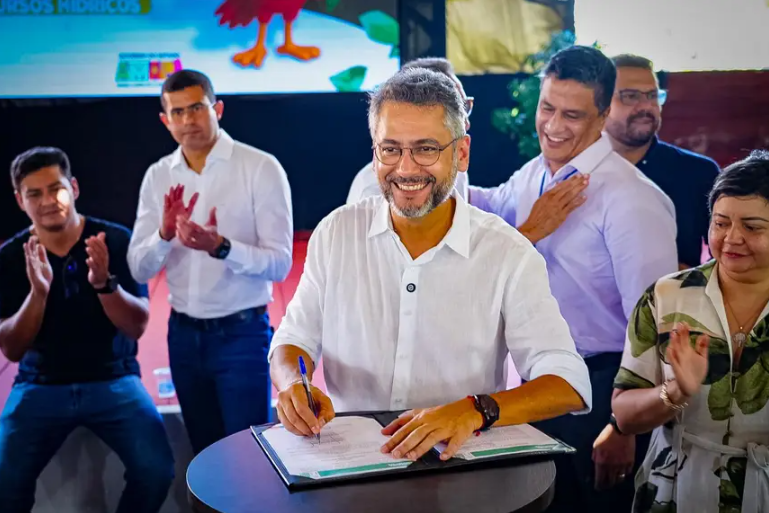 ‘Plano moderno e profundo de um estado que cuida do meio ambiente', diz governador Clécio Luís sobre marco hídrico do Amapá