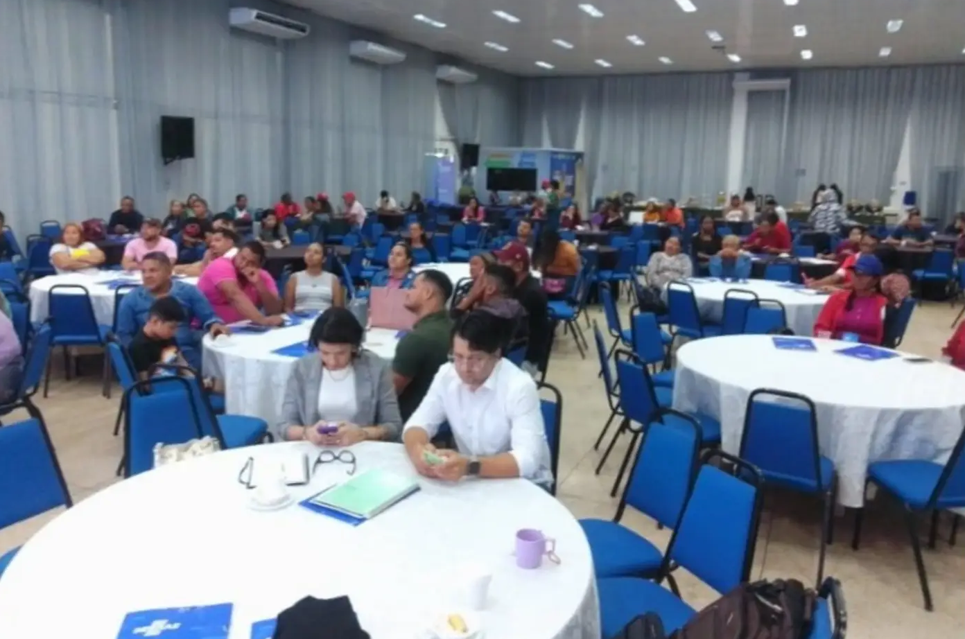 Governo do Amapá promove palestra de educação ambiental para empreendedores do Carnaval do Meio do Mundo 2025
