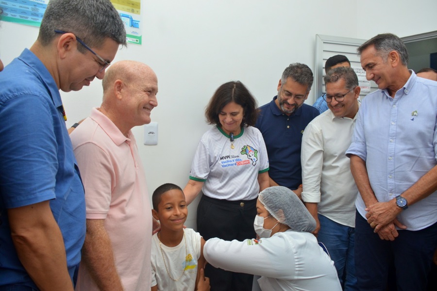 ‘É o resultado de um esforço coletivo’, ressalta o governador Clécio, em ato de incentivo à vacinação contra a dengue, em Santana