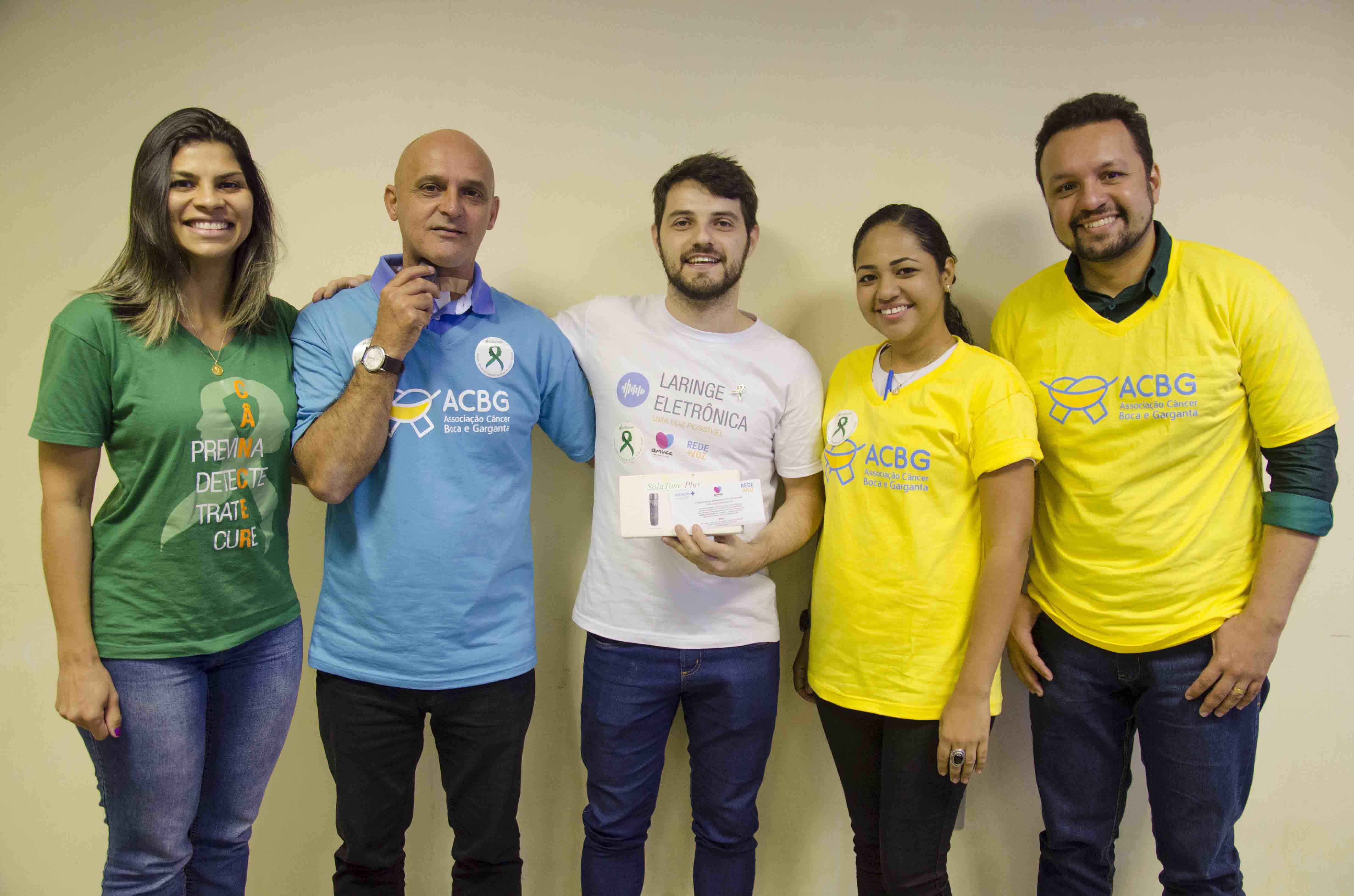 Hospital recebe doação de laringes eletrônicas para pacientes com câncer de garganta