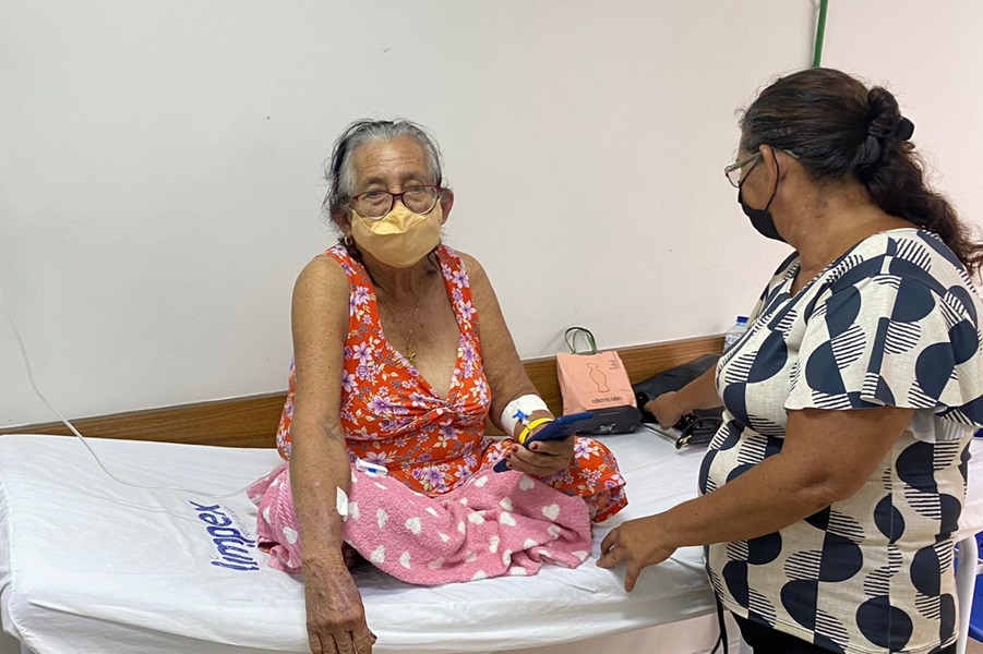 ‘Estamos vivendo outra realidade’, conta aposentada sobre atendimento no Hospital de Emergência de Macapá
