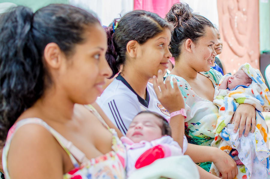 Doadoras testemunham benefícios do leite materno no Dia Mundial de Doação de Leite Humano