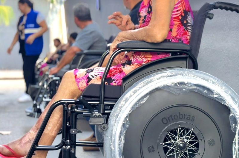 Governo do Estado entrega 75 novas cadeiras de rodas a pacientes do 'Reabilita Amapá'