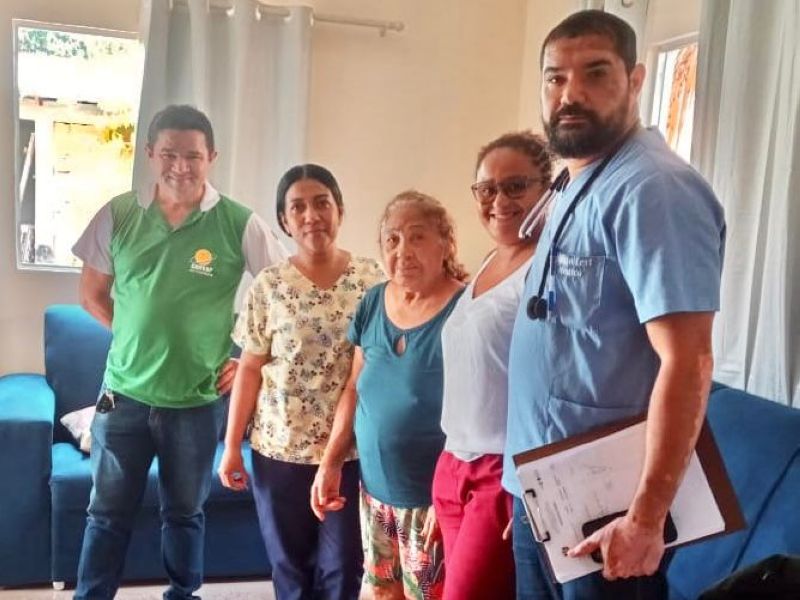 ‘É maravilhoso, ela recebe todo o cuidado no conforto de casa’, diz filha de paciente atendida pelo programa ‘Dr. Teles’ do Governo do Amapá