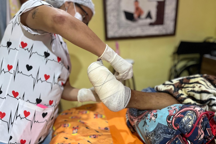 ‘Nunca imaginei que o Estado ia proporcionar um atendimento com essa qualidade na saúde', diz filha de paciente atendida pelo programa Dr. Teles