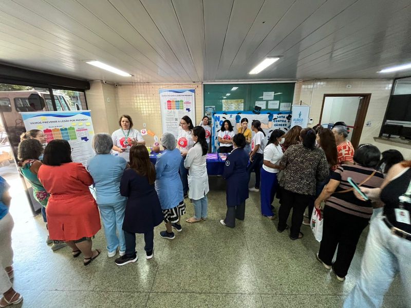 Governo do Amapá orienta profissionais e pacientes sobre prevenção de lesões por pressão no Hcal, em Macapá