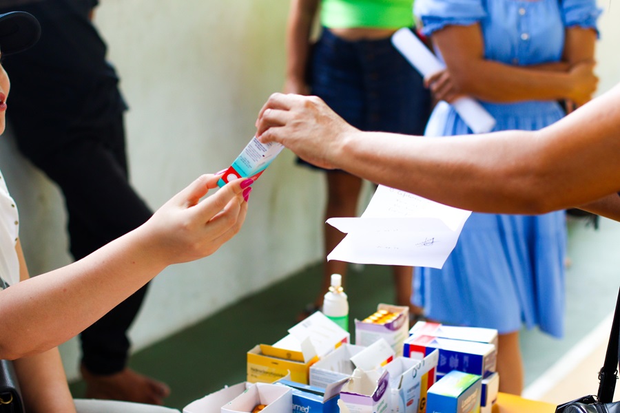 Mais Sorrisos: Governo do Amapá garante assistência farmacêutica durante ação de saúde na Vila Maranata, em Mazagão