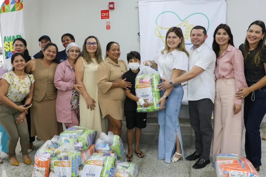 Governo do Amapá entrega 200 kits da primeira infância para mães no Hospital da Criança e do Adolescente, em Macapá