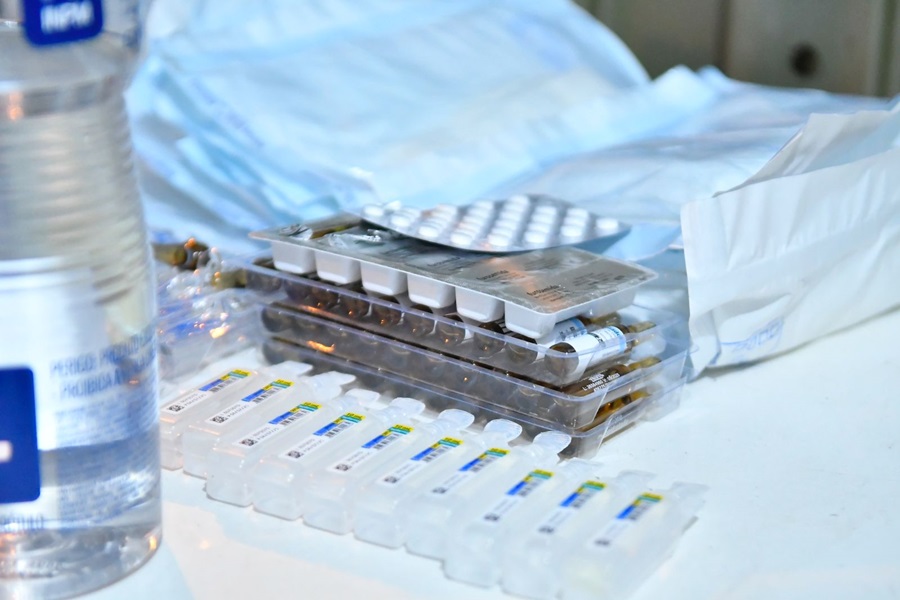 Governo do Amapá abastece aldeia indígena de Oiapoque com mais de 2,5 mil medicamentos para o combate à dengue