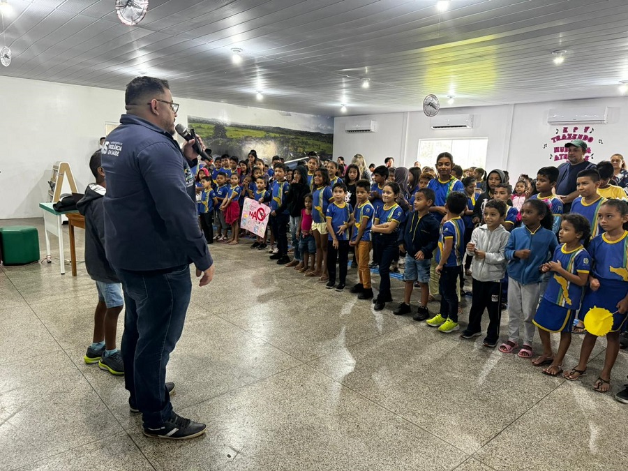 Governo do Amapá orienta mais de 100 crianças de Laranjal do Jari sobre cuidados para evitar proliferação do Aedes aegypti