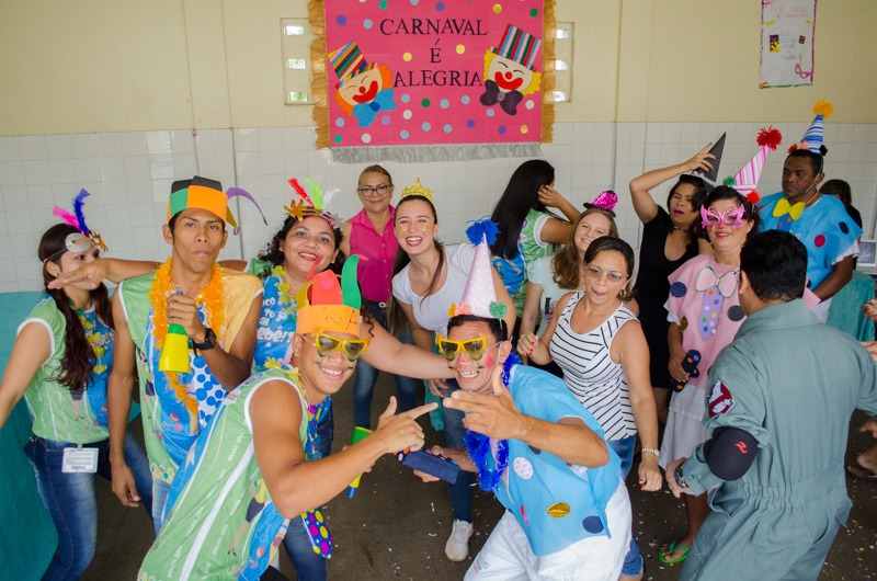 Pacientes da psiquiatria do Hospital Alberto Lima fazem bloco de carnaval