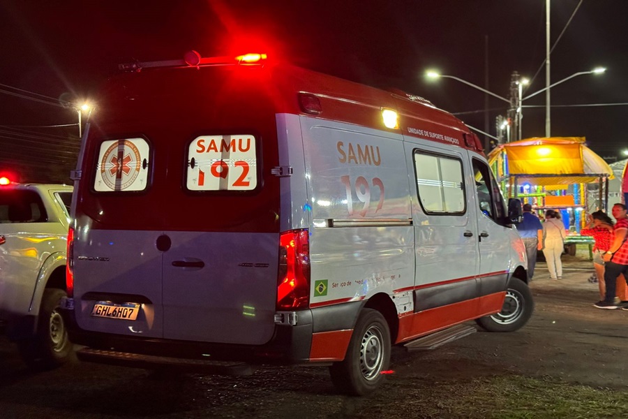 Unidade física e móvel na área de saúde prestam assistência médica durante Arraiá do Povo, em Macapá
