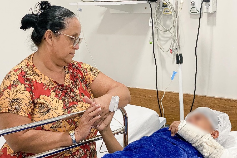 'Meu filho foi bem acolhido e já vai voltar para casa', conta mãe de criança atendida pelo Centro Cirúrgico do Hospital de Emergências de Macapá