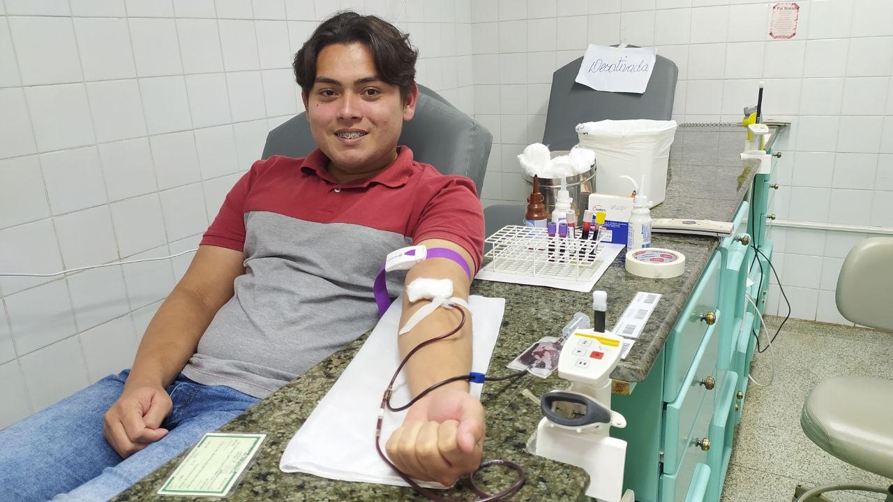 ‘Feliz por fazer o bem’, diz jovem em doação da campanha Juventude Sangue Bom