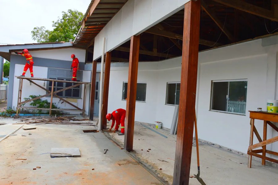 Com finalização de toda cobertura, obras do Centro de Reabilitação do Amapá avançam para serviços hidráulicos e de alvenaria