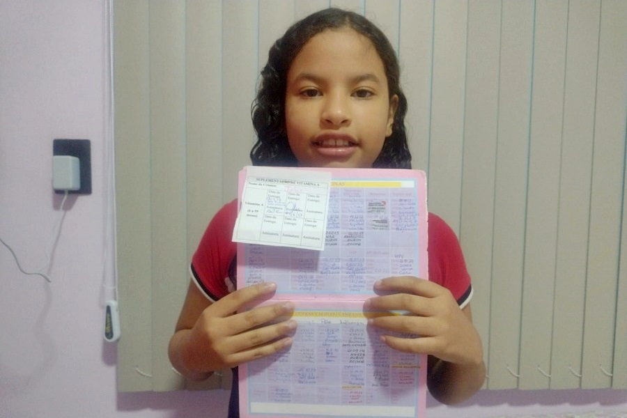‘Prefiro enfrentar a agulha do que ficar doente’, conta menina de 11 anos que está com a vacinação em dia