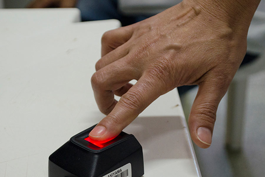 Servidores da saúde passam por recadastramento biométrico e reconhecimento facial