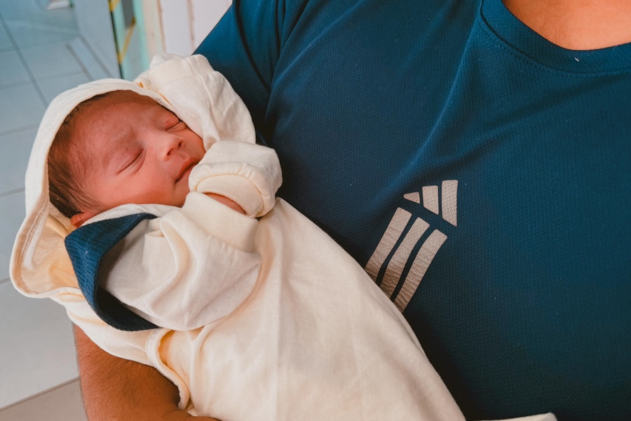 ‘Já é muito amado’, conta mãe do primeiro bebê nascido em 2024, no Amapá