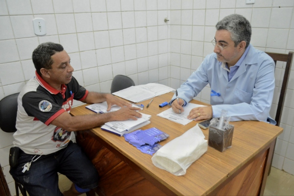 Hospital de Santana realiza mutirão para prevenir e identificar o câncer de próstata