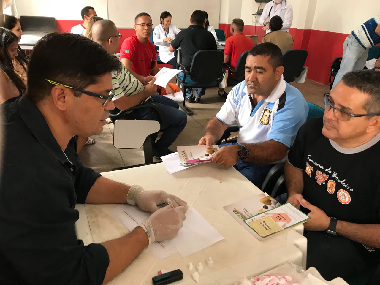 Dia Internacional de Combate a Aids: Sesa leva ação de saúde aos bombeiros militares de Santana