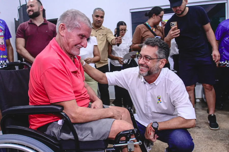 Governador Clécio Luís entrega equipamentos de órteses e próteses do programa Reabilita Amapá em Laranjal do Jari