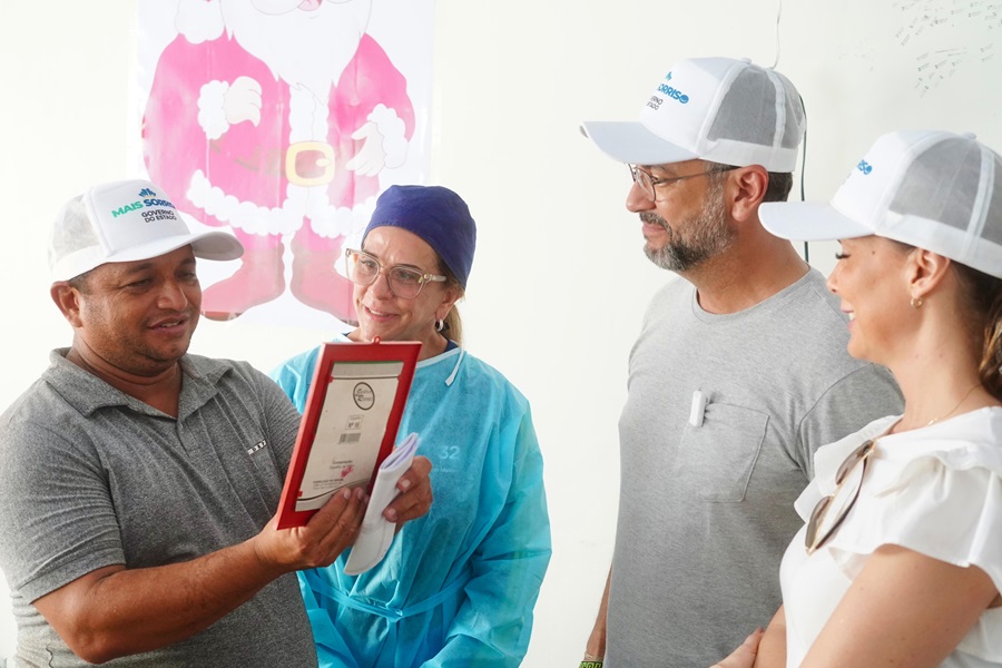 ‘É o nosso cartão de visitas’, celebra ribeirinho que recebeu implantes dentários no Mais Sorrisos, em Mazagão