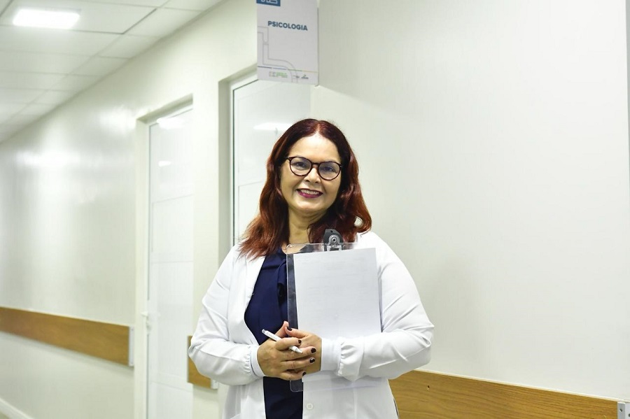 'Me sinto honrada em fazer parte dessa história e ver a construção de um sonho', diz psicóloga que trabalha há 13 anos no HE