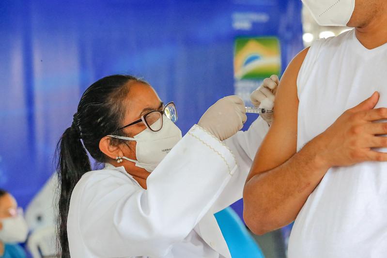 No Amapá, profissionais de saúde da rede estadual ganham reforço na imunização contra a gripe e Covid-19