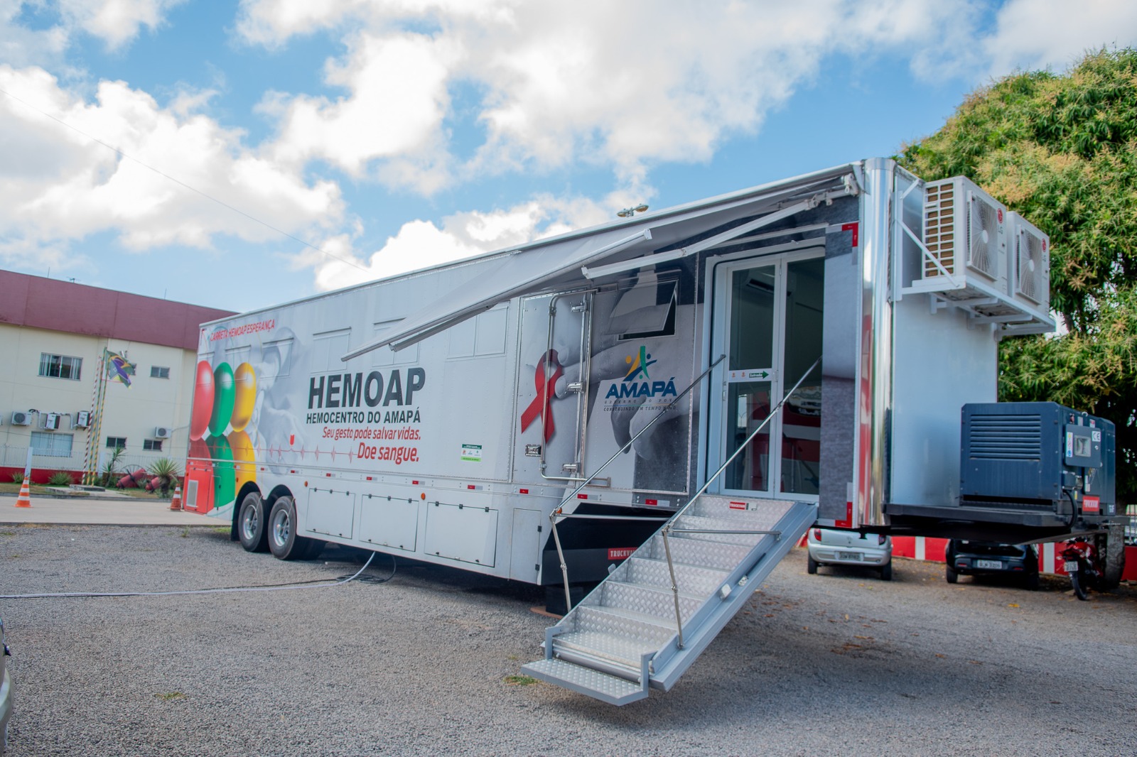 Carreta do Hemoap faz busca ativa de doadores e coleta itinerante de sangue na Zona Norte de Macapá
