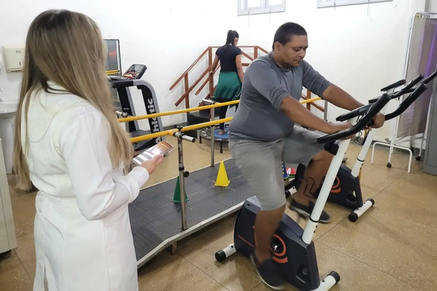 Jovens vítimas de acidentes de trânsito são maioria na fisioterapia traumatológica do Centro de Reabilitação do Amapá