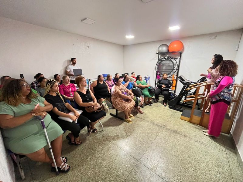 Outubro Rosa: pacientes do Barisus participam de ação preventiva contra o câncer de mama promovida pelo Governo do Amapá