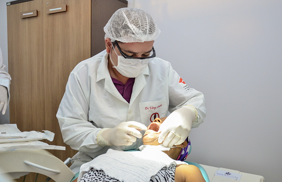 ‘Todos os pacientes com câncer devem ter assistência odontológica’, alerta especialista