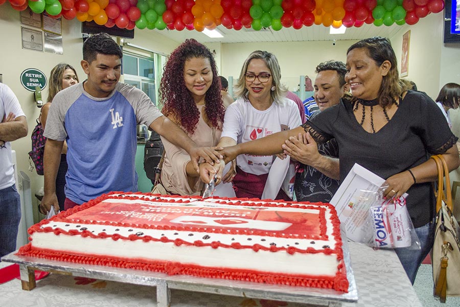 Heróis anônimos: doadores de sangue têm festa e homenagens no Hemoap