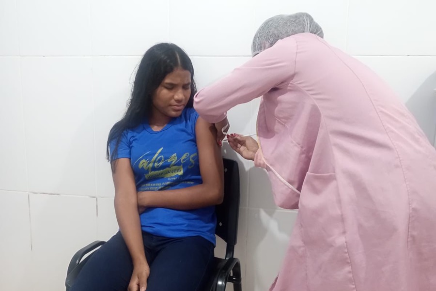 Governo do Amapá monitora vacinação contra a dengue no estado e alerta para importância da imunização