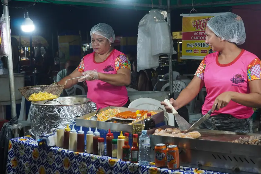 Empreendedores populares e artesãos movimentam mais de R$ 300 mil na primeira noite do Arraiá do Povo 2025, em Macapá