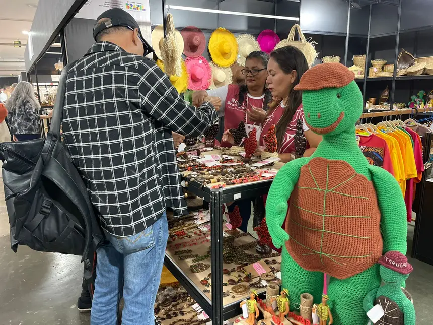 Com incentivo do Governo do Estado, artesãos amapaenses movimentam R$ 270 mil em vendas durante 19º Salão do Artesanato, em São Paulo