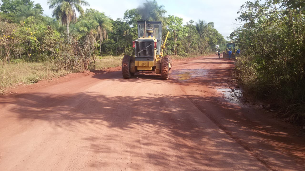 Governo realiza manutenção de ramal de aceso ao Porto do Céu, no distrito do Coração