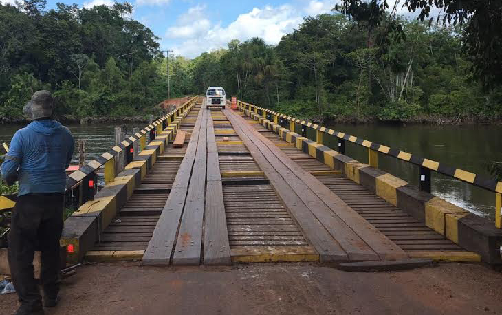 Tráfego de veículos pesados na ponte de Santo Antônio da Pedreira é restringido