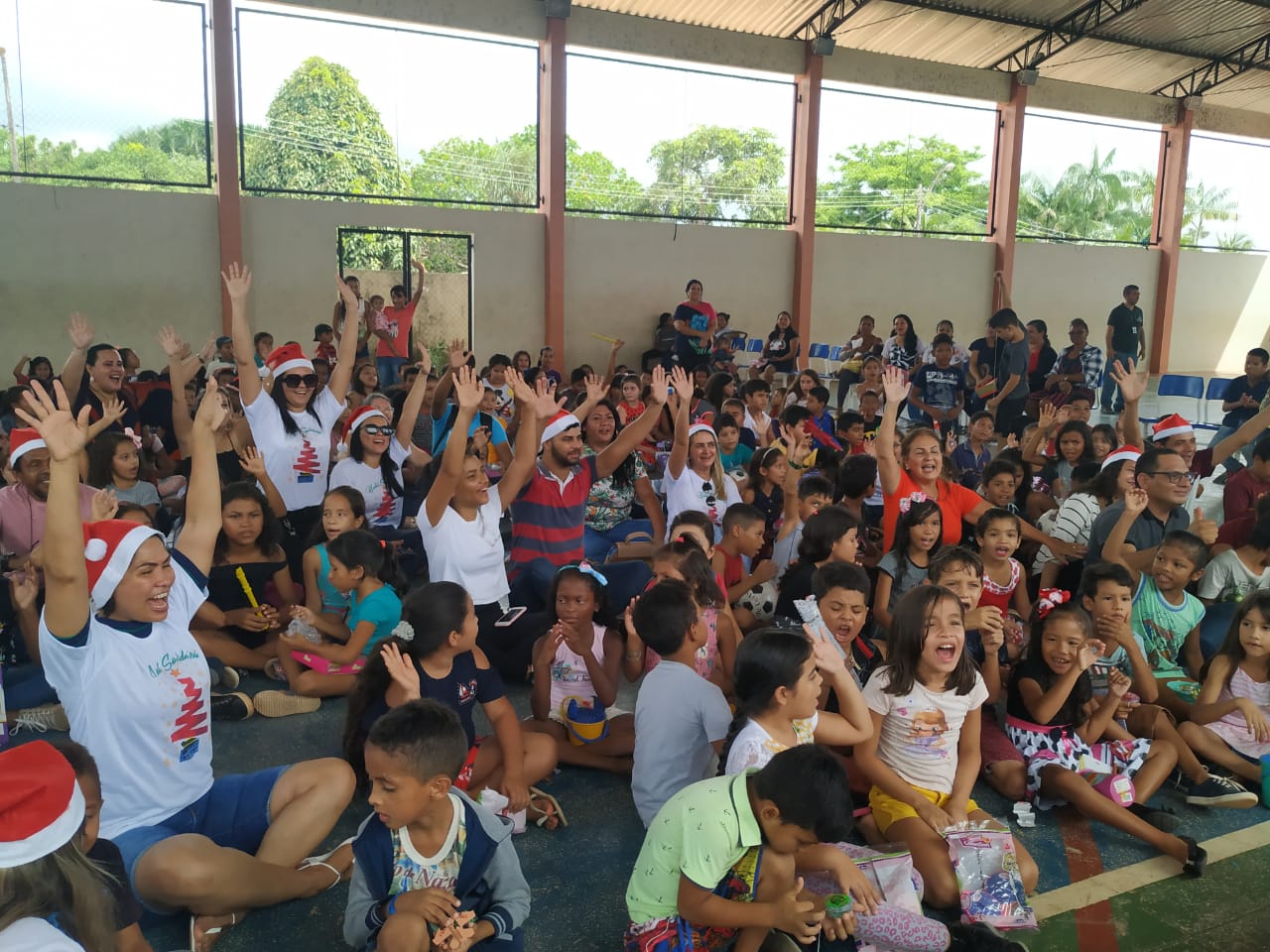 Crianças ganham 500 brinquedos em 'Natal Solidário' dos servidores da Setrap