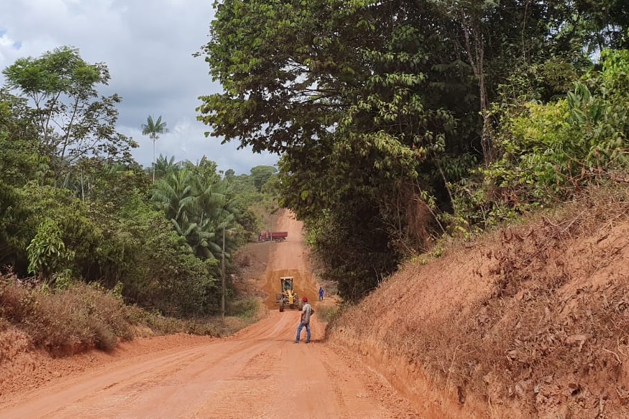 Ramal da Aldeia do Manga, em Oiapoque, recebe serviços de manutenção e conservação