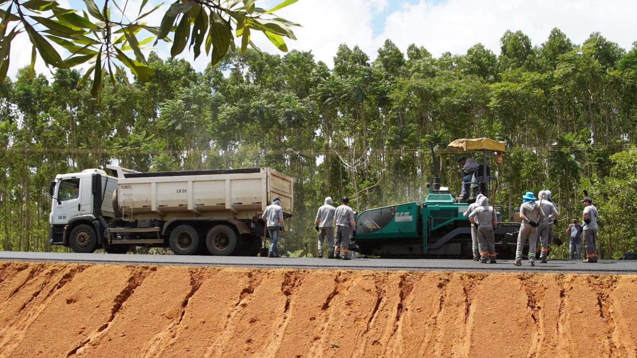 Governo do Amapá inicia pavimentação na AP-070 em nova etapa do Plano Rodoviário