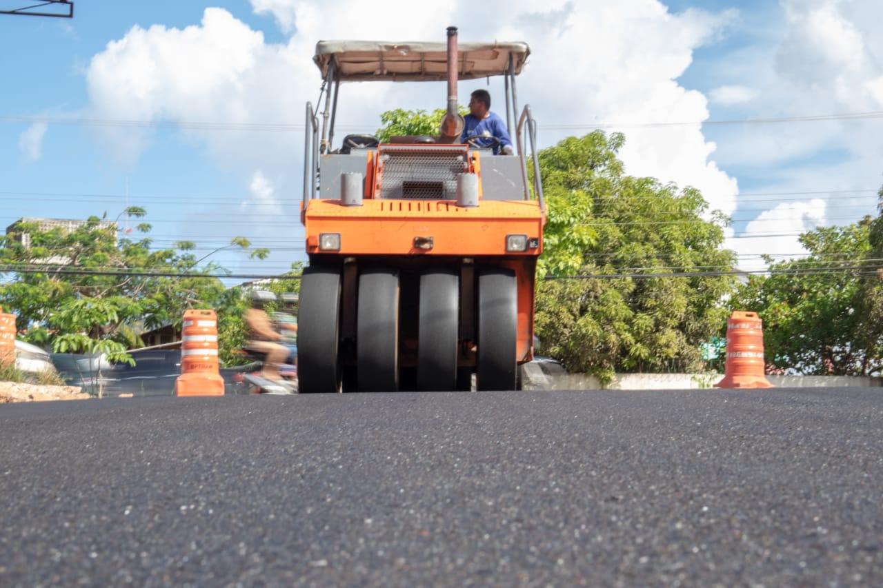 Licitações buscam empresas para executar obras de mobilidade urbana em Santana e Laranjal do Jari
