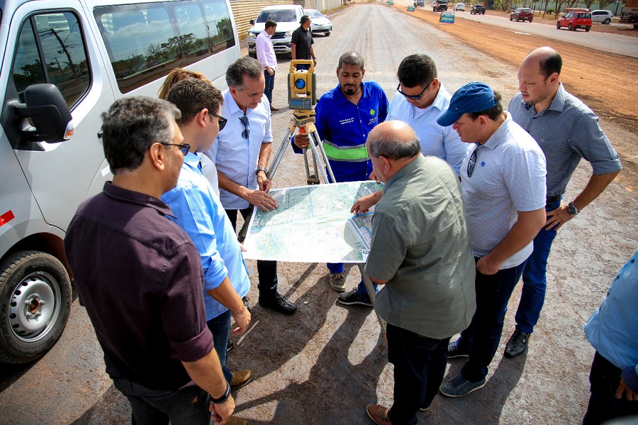 Obras de duplicação da rodovia Duca Serra são inspecionadas pelo governador