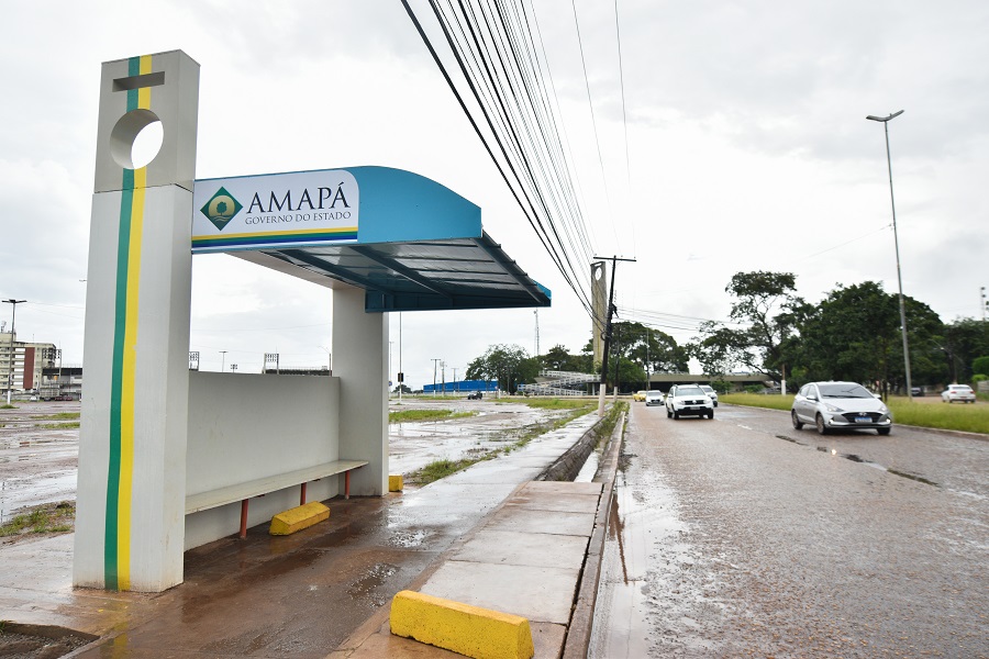 População ganha novos abrigos de ônibus padronizados pelo Governo do Amapá em rodovias estaduais