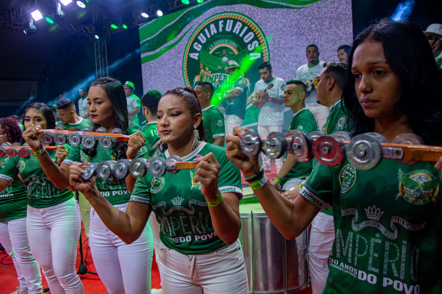 Na Levada do Samba': Governo do Amapá reúne agremiações carnavalescas em circuito pela orla do Rio Amazonas