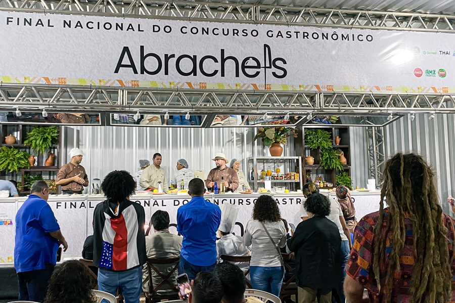 Festival Brasil Sabor reúne chefes da gastronomia nacional e internacional às margens do Rio Amazonas