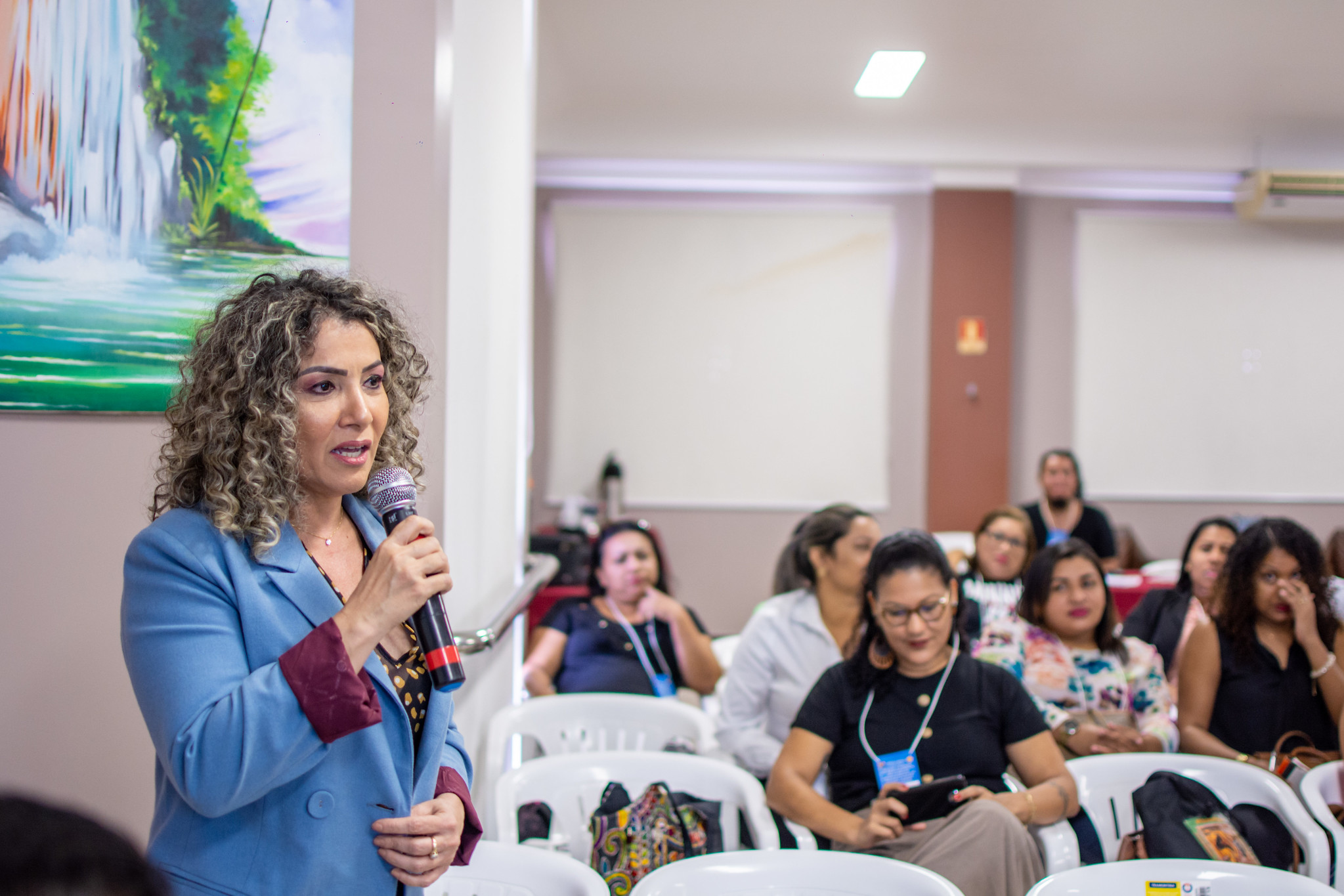 Felicitações à Secretária Albanize Colares